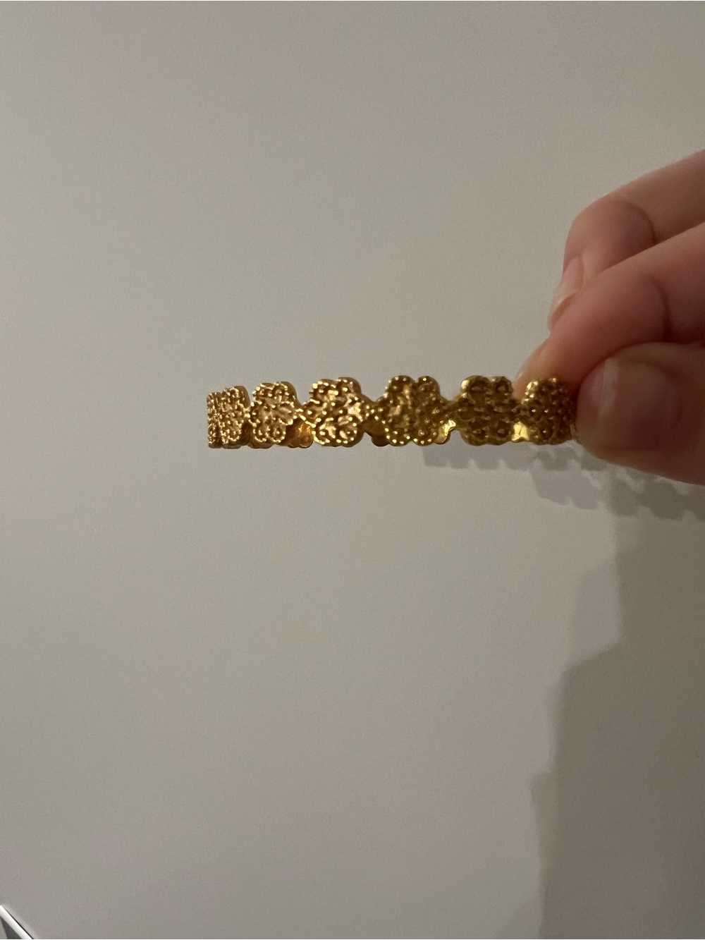 Julie Vos Gold Scalloped Floral Bangle Bracelet - Picture 5 of 6